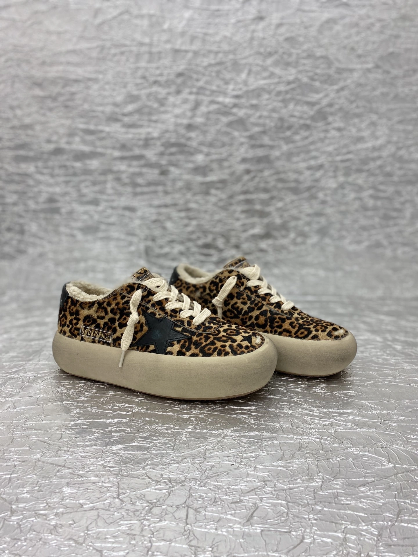 OOBB-- 6642 GWF00346.F002996.81472 GMF00346.F002996.81472 Space cowhide item:E-X362J2902T
